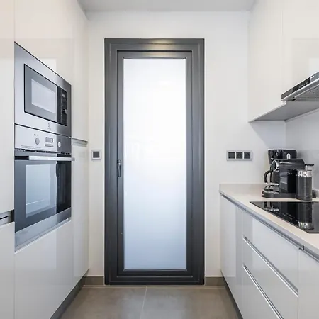 아파트 Sunset Waves 1-190 *